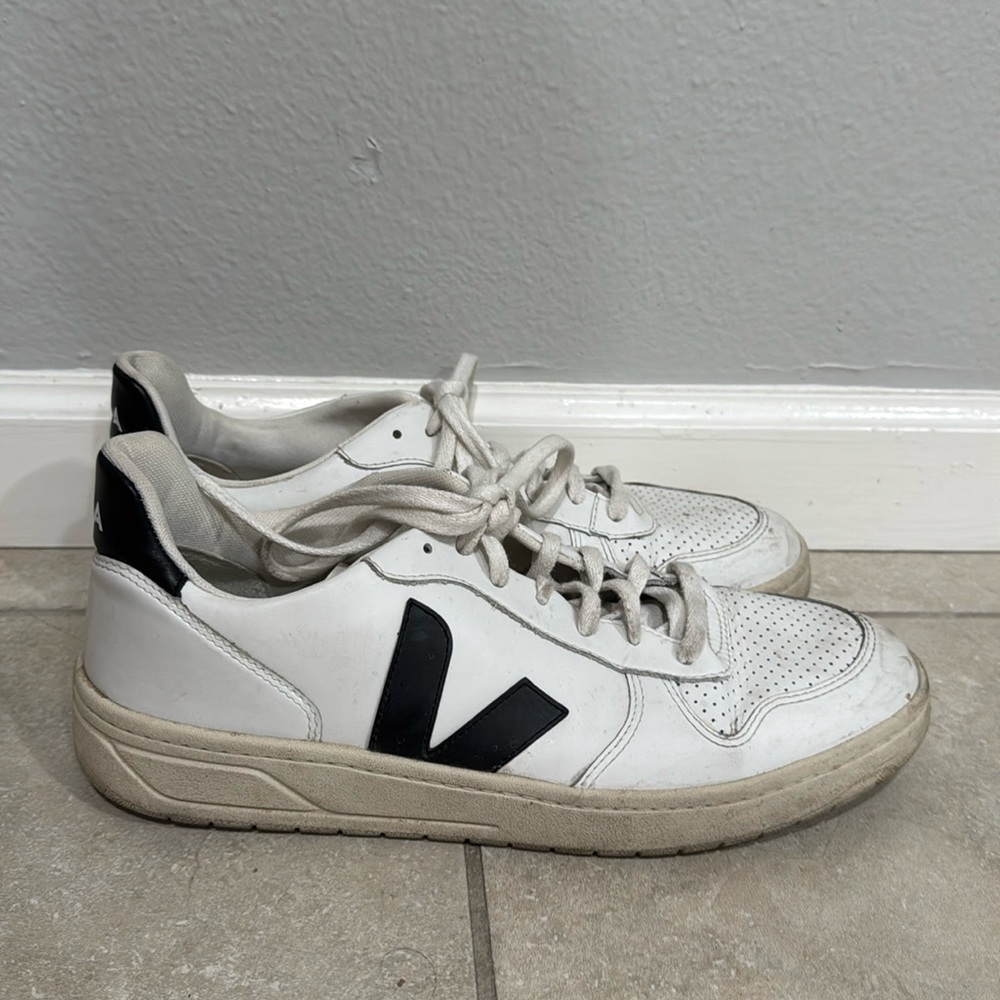 Men’s Veja V-10 sneaker - Picture 2 of 7
